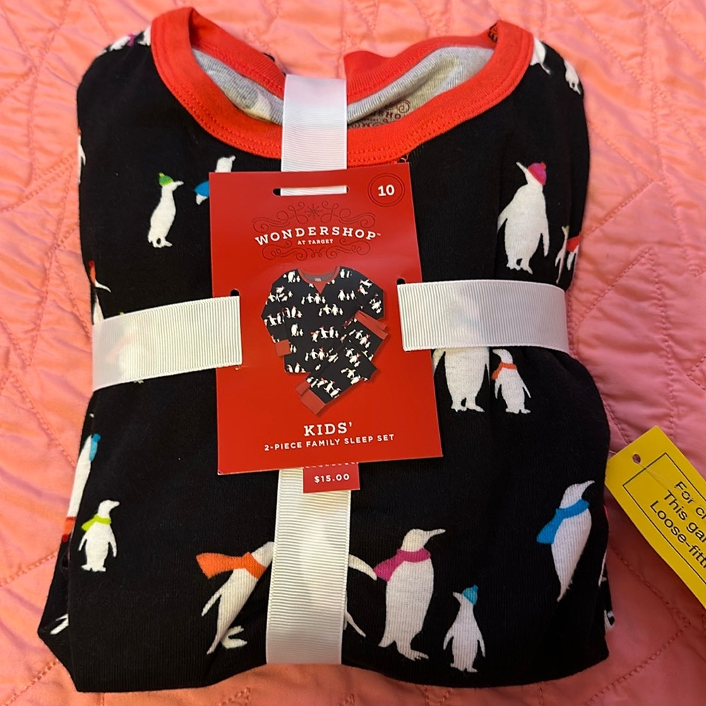 Unisex Holiday Penguin Pajamas Wondershop Size 10 NWT